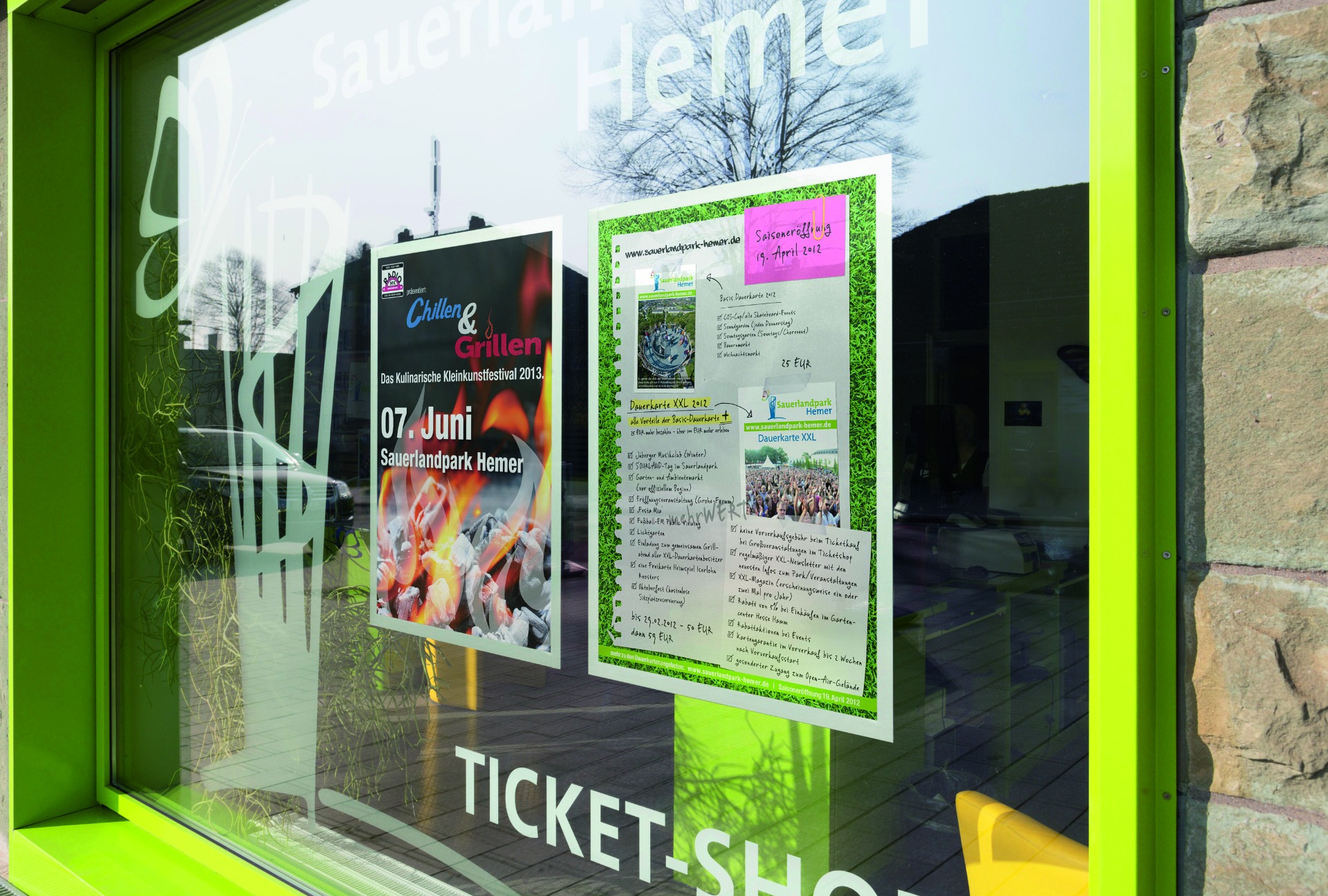 Kétoldalas plakátkeretek